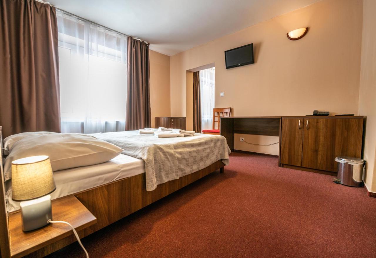 Grand Hotel Rooms Spisske Tomasovce Exterior photo