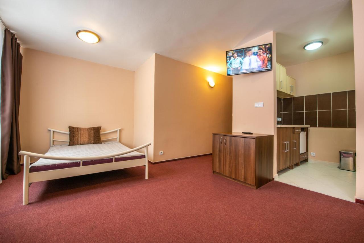 Grand Hotel Rooms Spisske Tomasovce Exterior photo