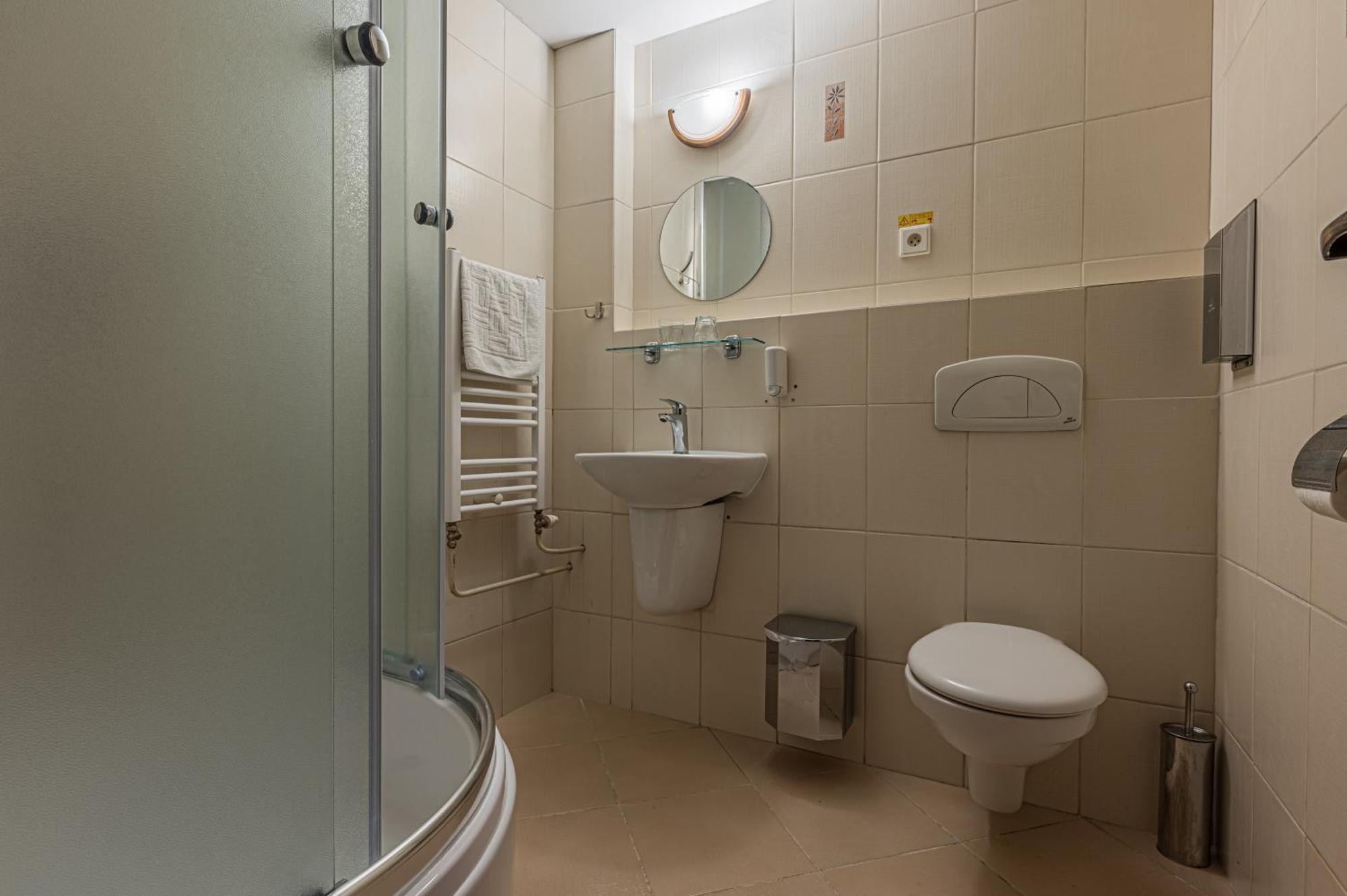 Grand Hotel Rooms Spisske Tomasovce Exterior photo