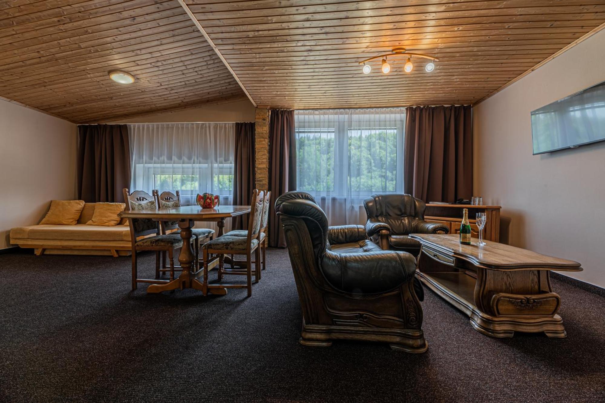 Grand Hotel Rooms Spisske Tomasovce Exterior photo