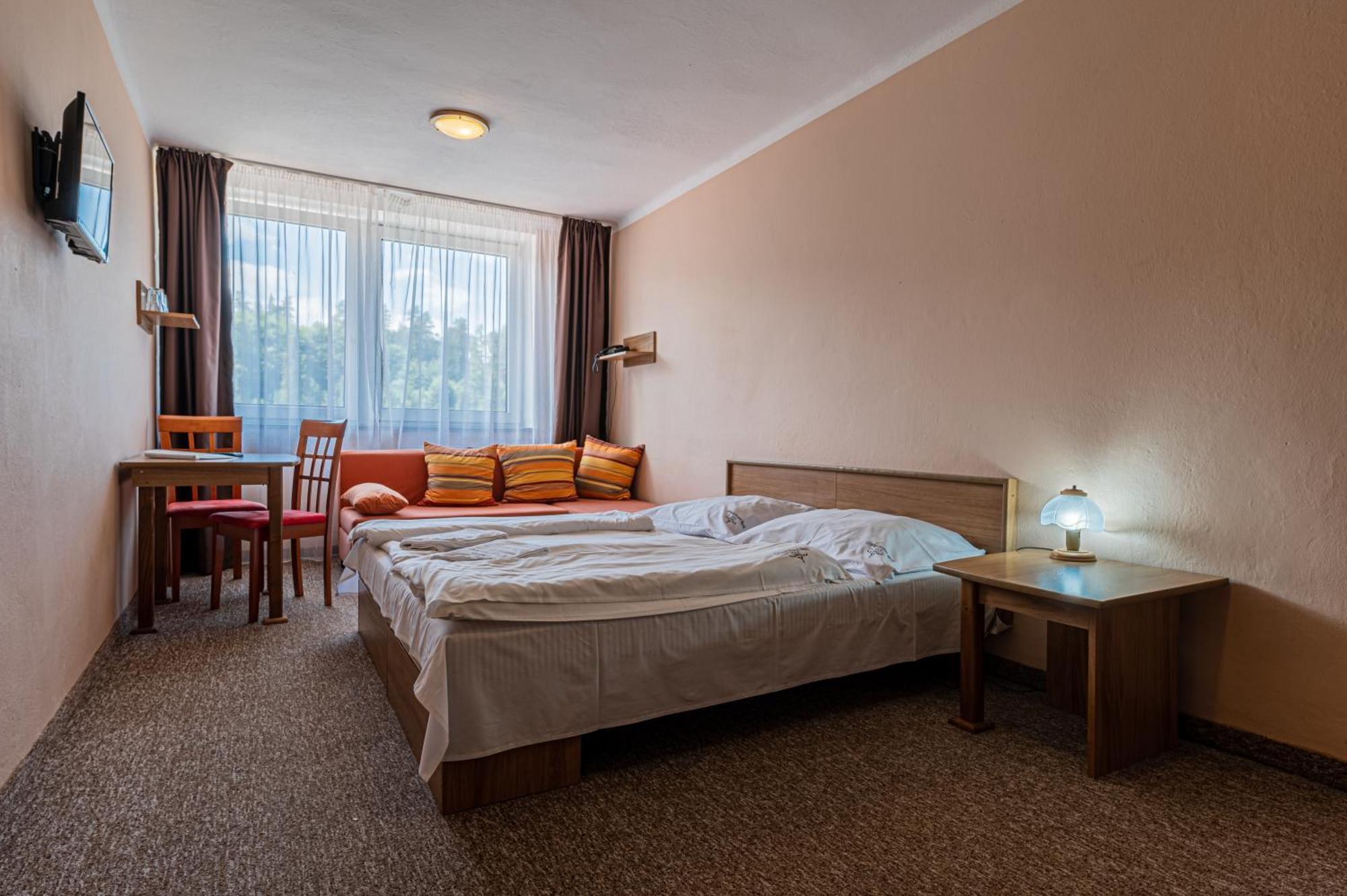 Grand Hotel Rooms Spisske Tomasovce Exterior photo